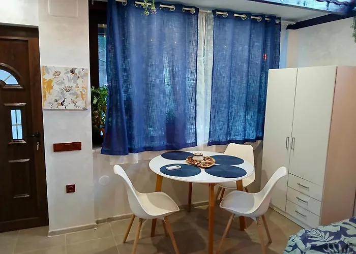 Πανσιόν Dolphin Bulgaria 3*